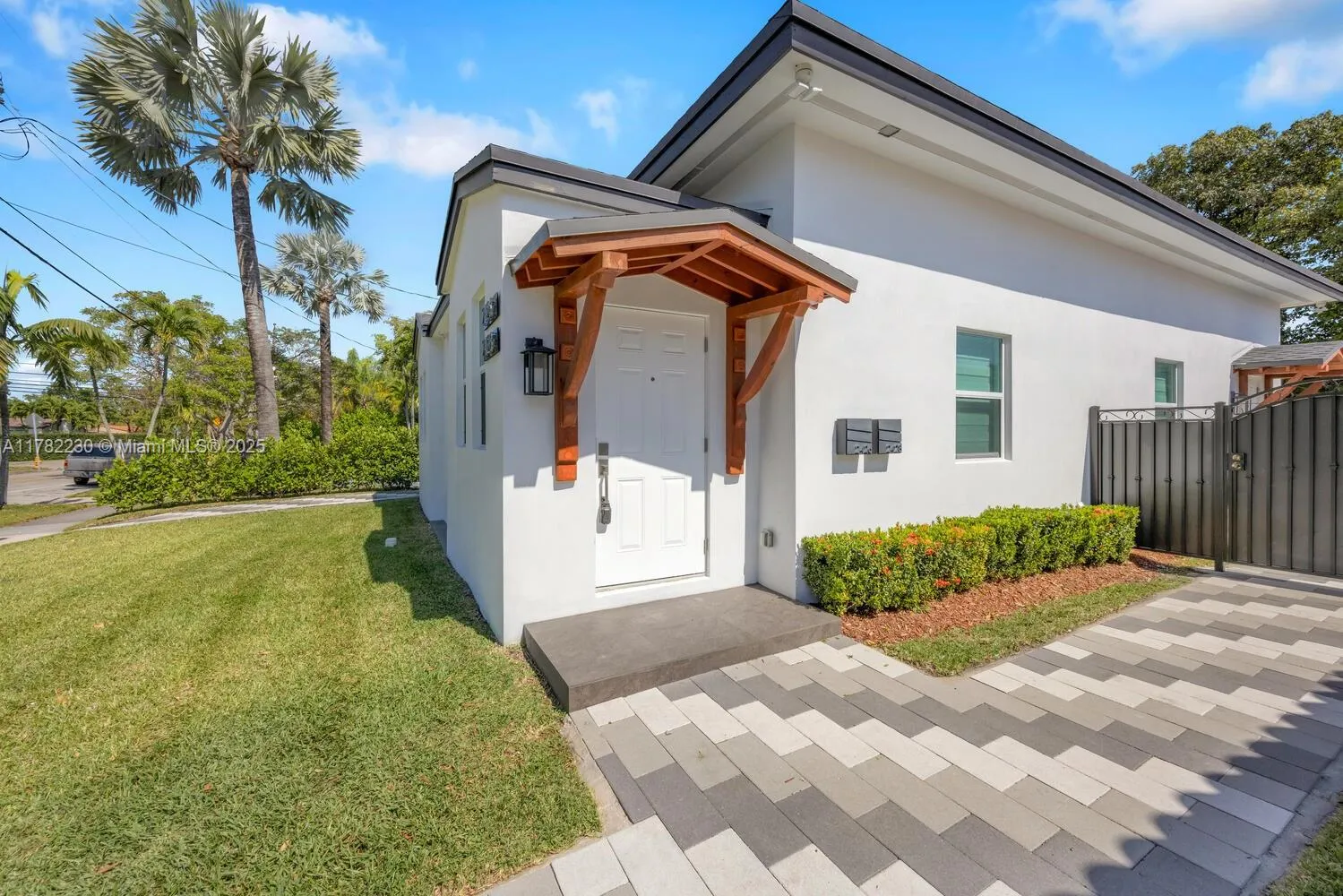 Miami, Florida 33133, United States, 2 Bedrooms Bedrooms, ,1 BathroomBathrooms,Residential,Active,108357