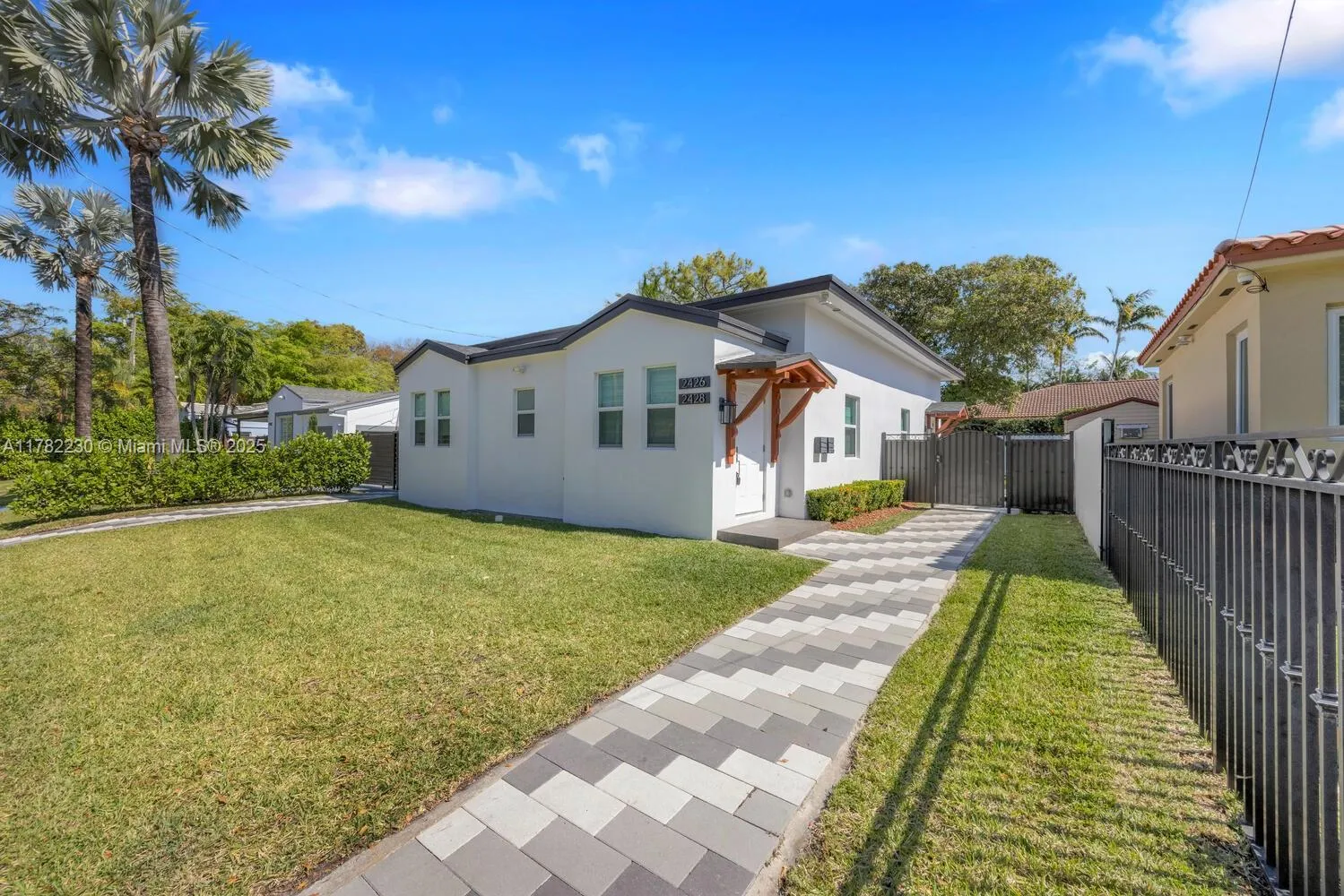 Miami, Florida 33133, United States, 2 Bedrooms Bedrooms, ,1 BathroomBathrooms,Residential,Active,108357