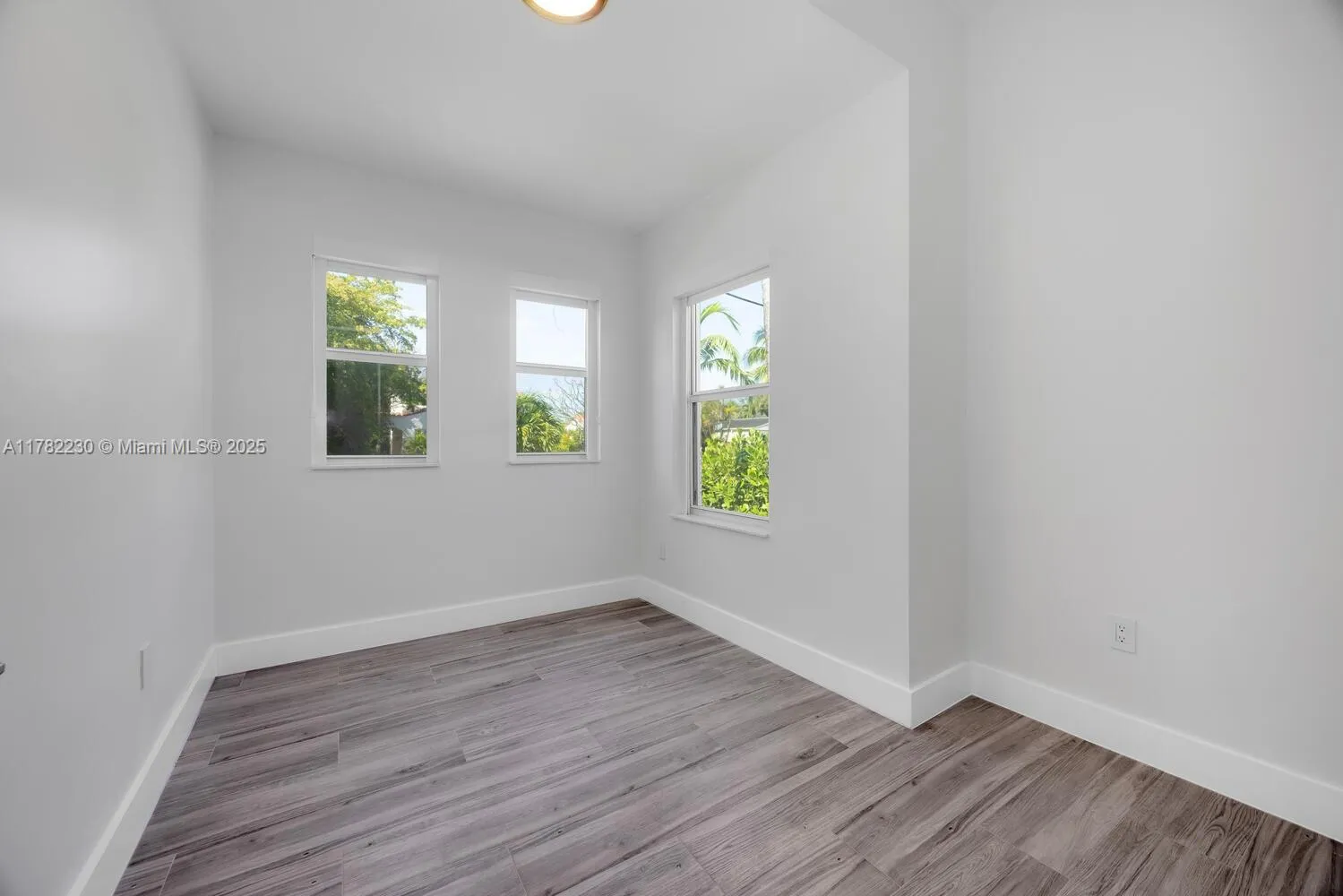 Miami, Florida 33133, United States, 2 Bedrooms Bedrooms, ,1 BathroomBathrooms,Residential,Active,108357