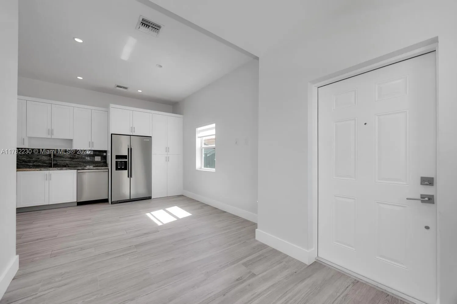 Miami, Florida 33133, United States, 2 Bedrooms Bedrooms, ,1 BathroomBathrooms,Residential,Active,108357