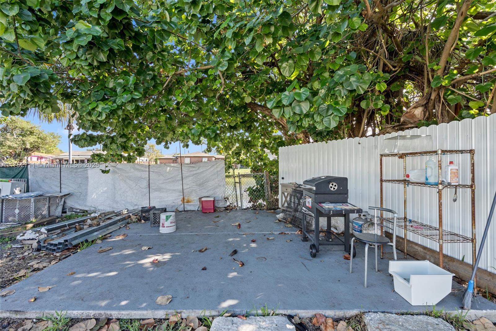 FLAMINGO VILLAGE - Residential