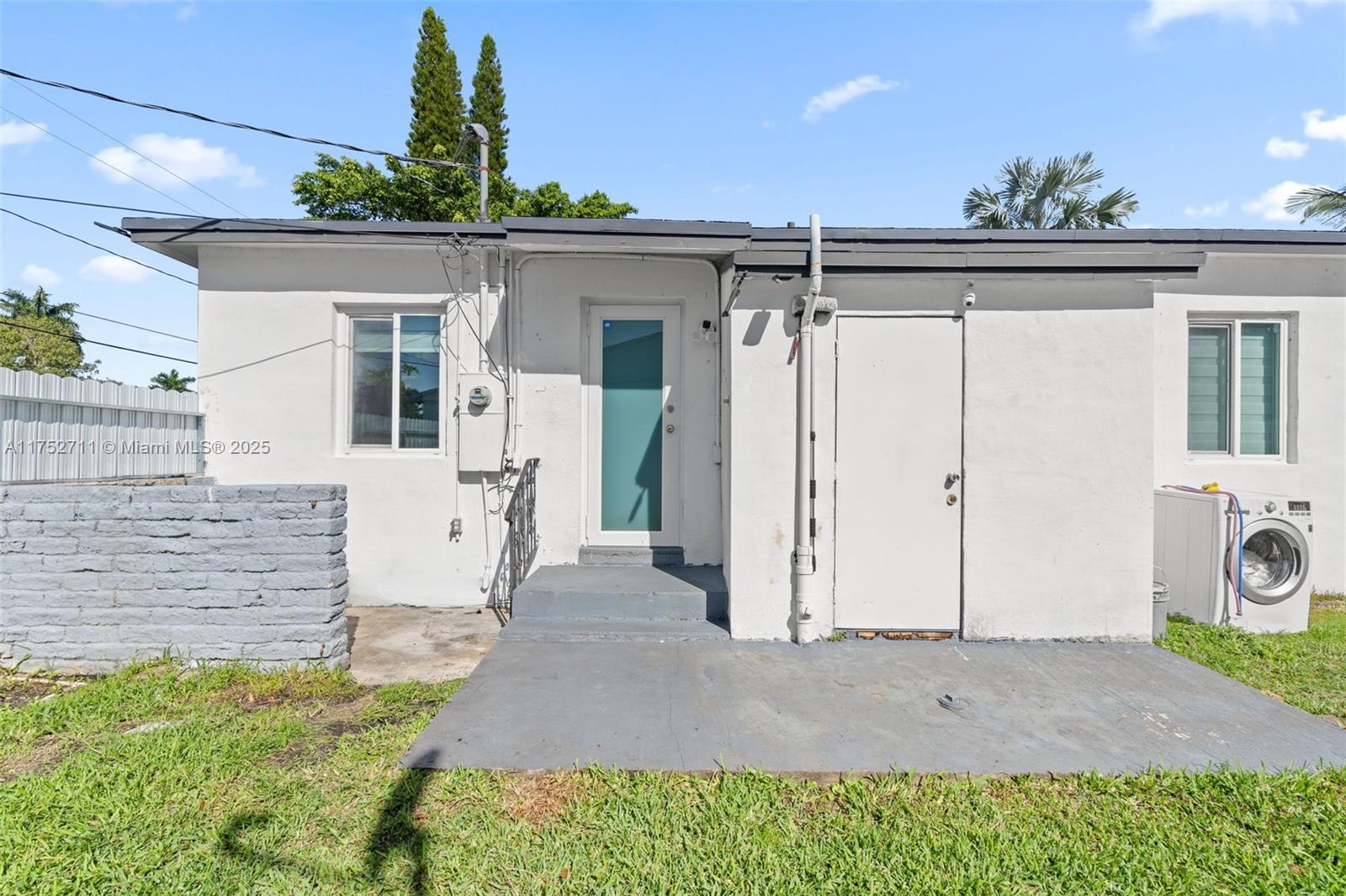 FLAMINGO VILLAGE - Residential