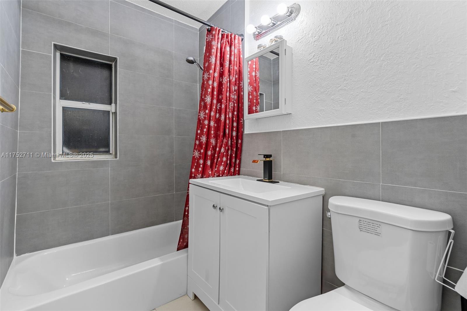 FLAMINGO VILLAGE - Residential