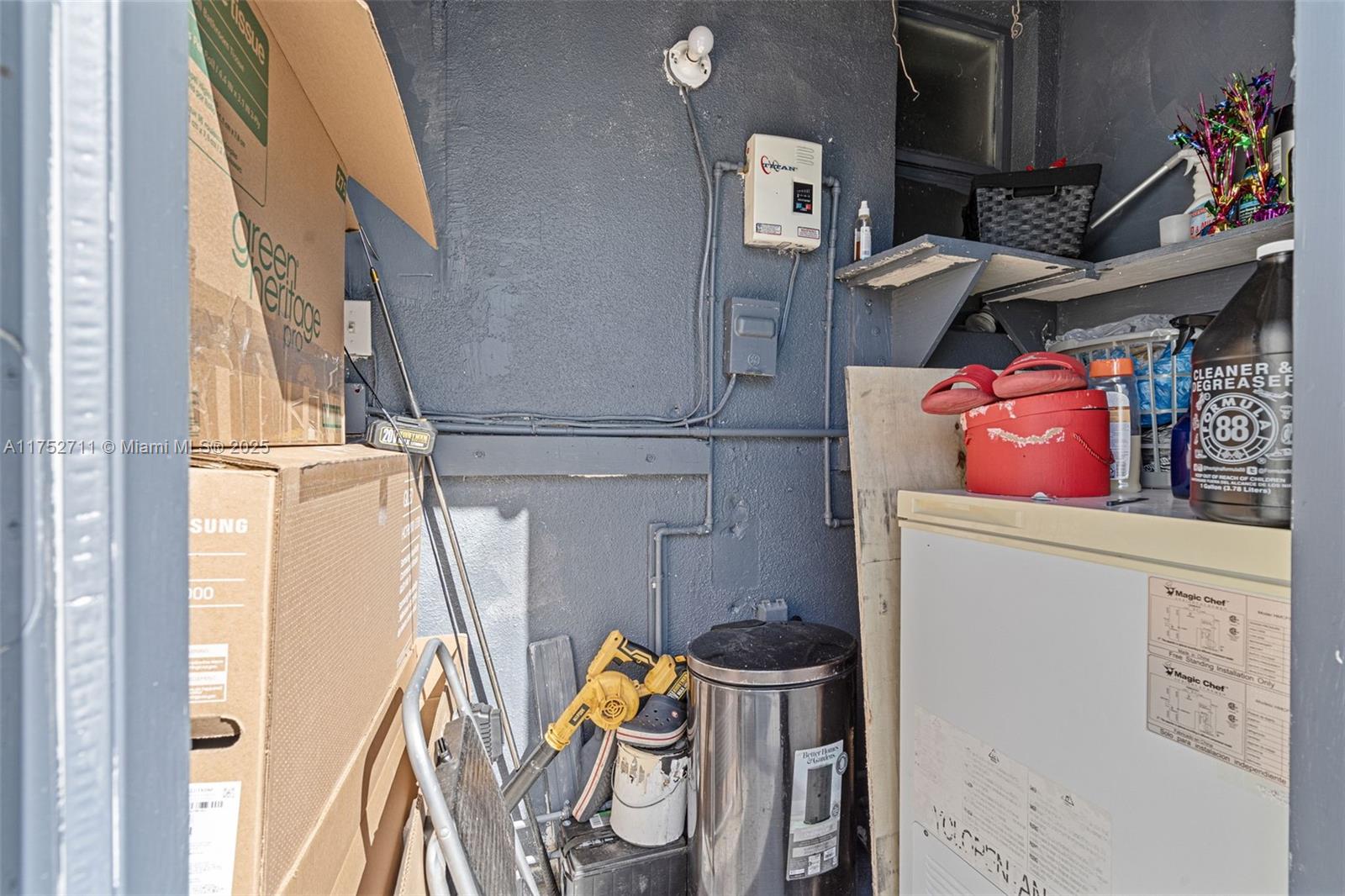 FLAMINGO VILLAGE - Residential