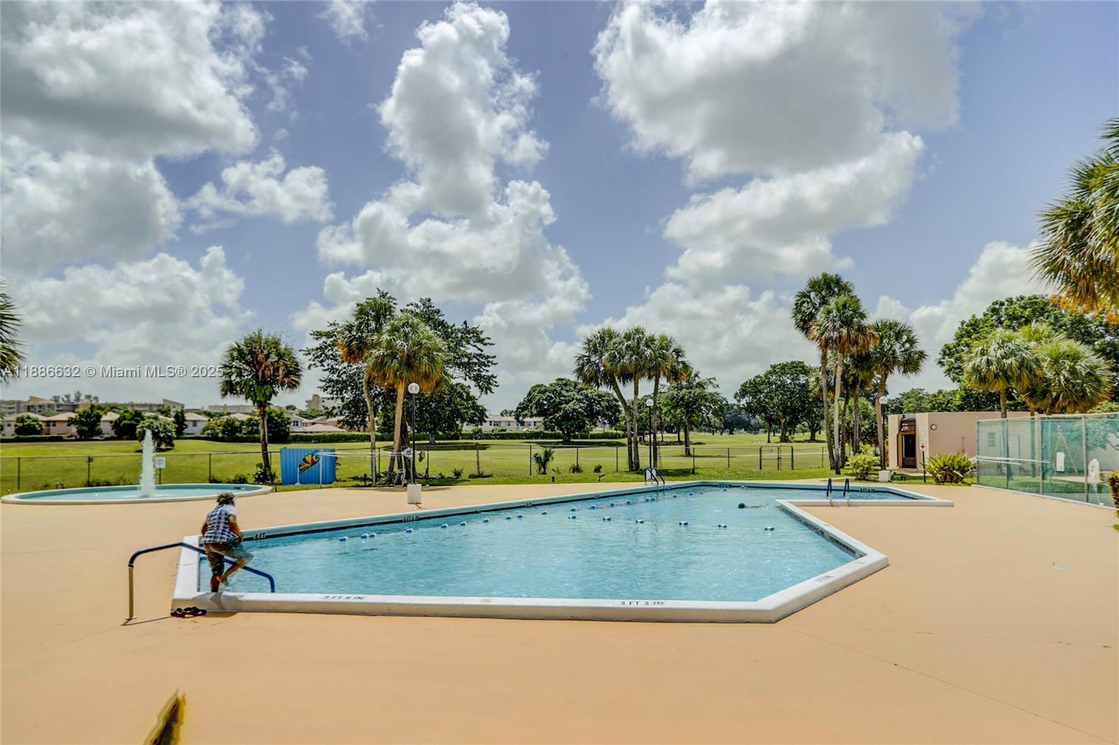 CONDOMINIUM 1 OF ENVIRON - Residential
