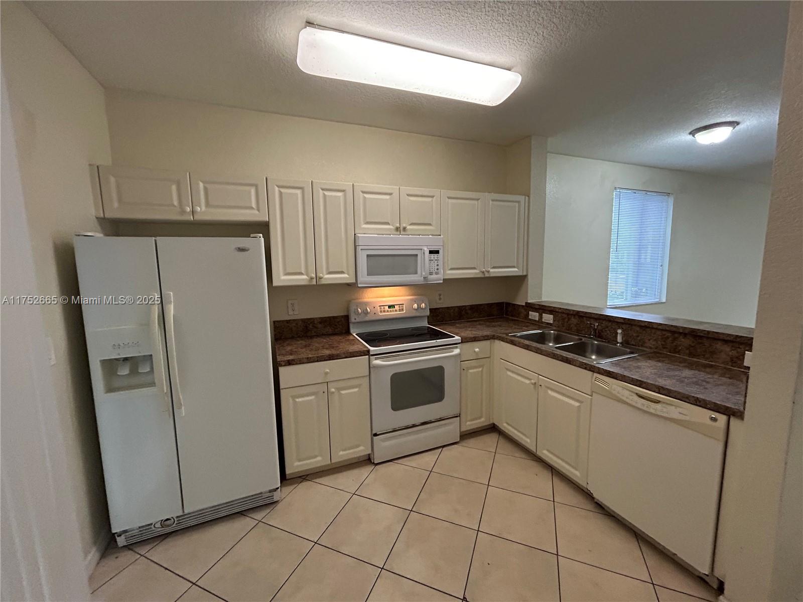 ***650 CREDIT SCORE TO BE APPROVED*** SPACIOUS 3 BEDROOM, 2.5 BATH TOWNHOUSE IN GATED COMMUNITY. OPEN FLOOR PLAN WITH TILE FLOORS DOWNSTAIRS, LAMINATE UPSTAIRS, WASHER/DRYER IN UNIT. NICE COMMUNITY WITH CLUBHOUSE, POOL, GYM, TENNIS COURT, KIDS PLAYGROUND AND MORE. TENANT RESPONSIBLE FOR WATER/SEWER/TRASH. HOA APPROVAL PROCESS TAKES UP TO 30 DAYS. ONE PET ALLOWED. PROOF OF INCOME PAYSTUBS- $250 NONREFUNDABLE PET FEE APPLIES FOR OWNER AND $30 FOR ASSOCIATION. MOVE IN WITH FIRST MONTH LAST MONTH RENT PLUS ONE MONTH SECURITY DEPOSIT.