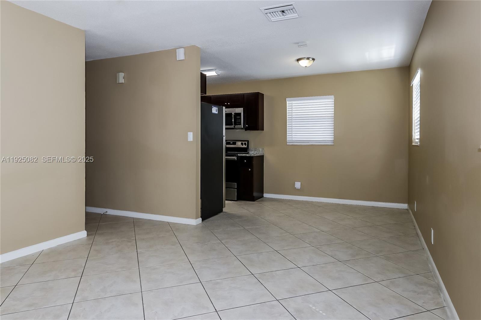 ROOSEVELT ESTATES - Residential Lease