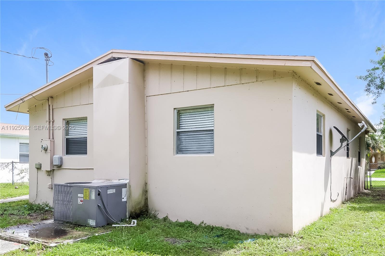 ROOSEVELT ESTATES - Residential Lease