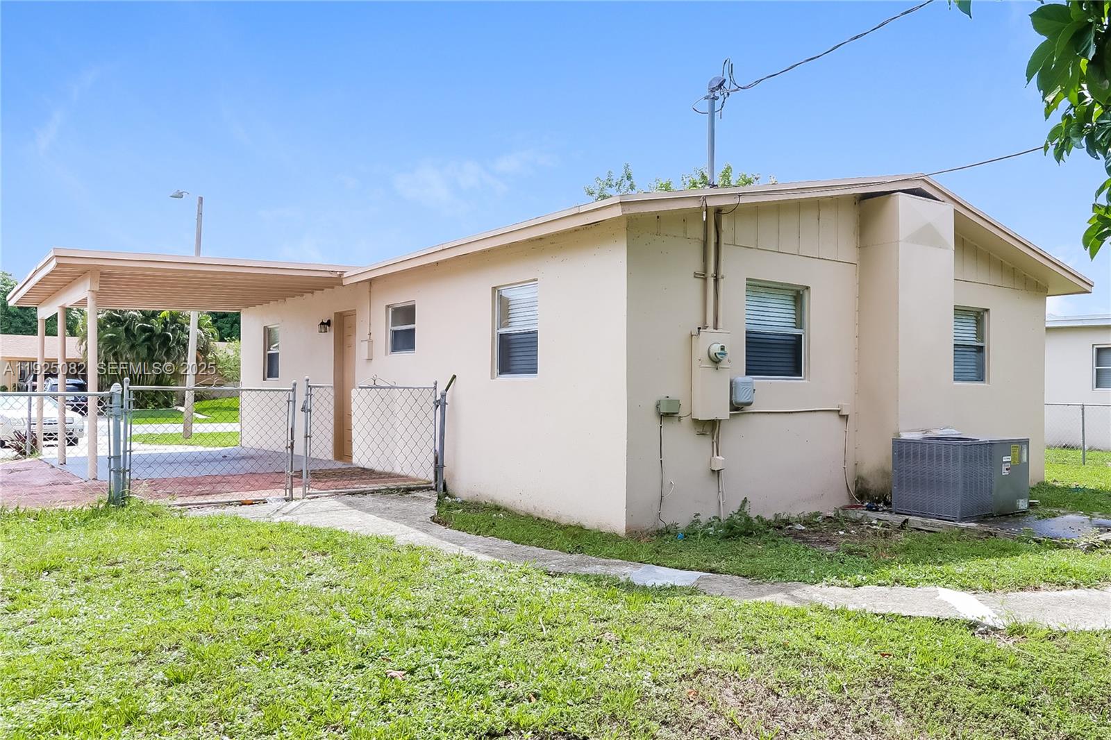 ROOSEVELT ESTATES - Residential Lease