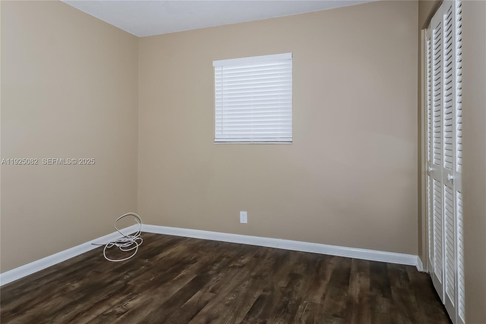 ROOSEVELT ESTATES - Residential Lease