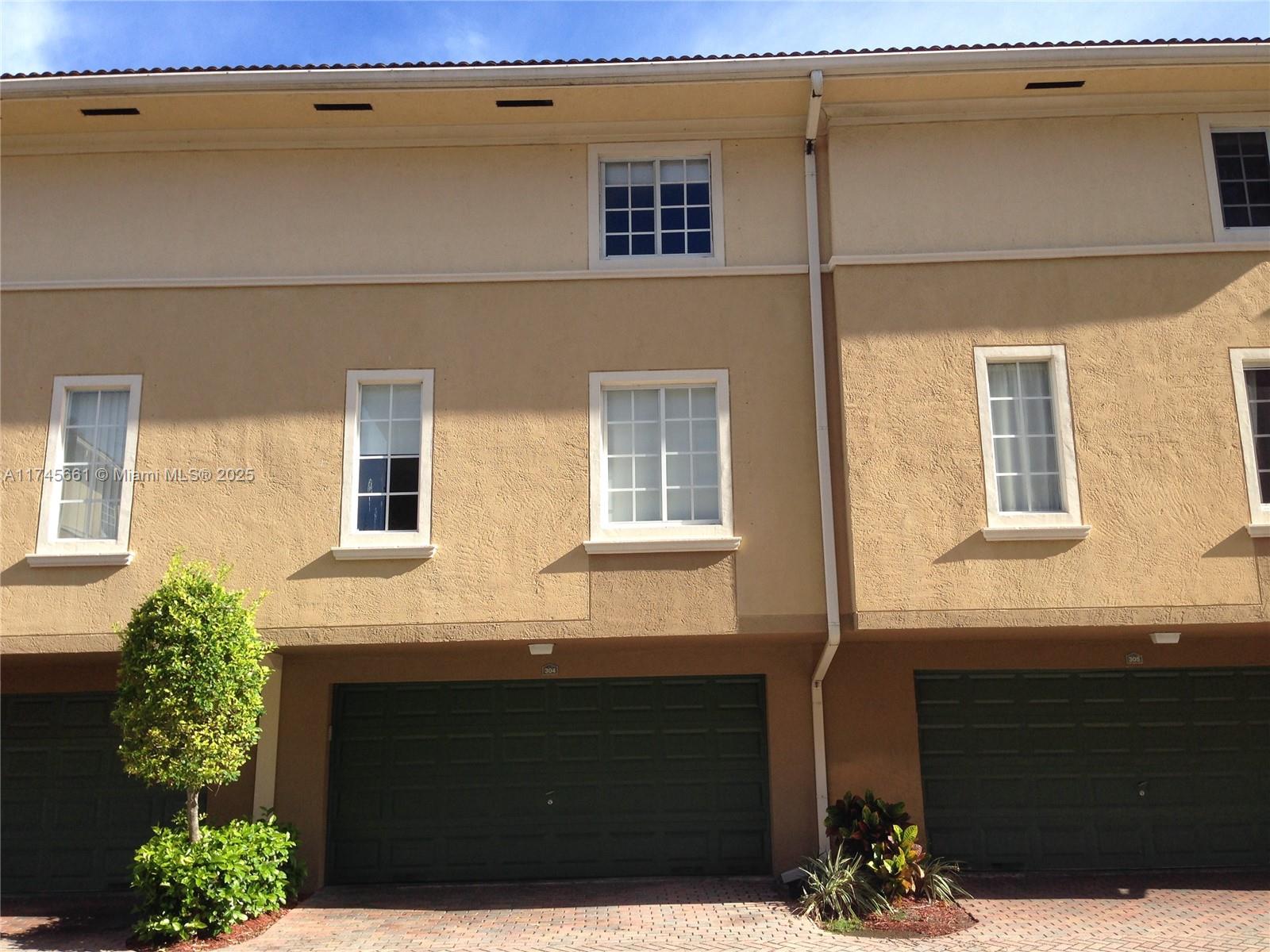 AVENTI AT AVENTURA CONDO - Residential Lease