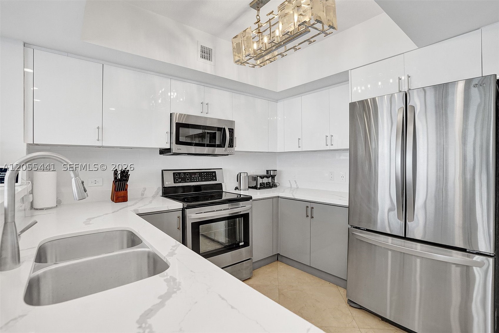 16699 Collins Ave 1908