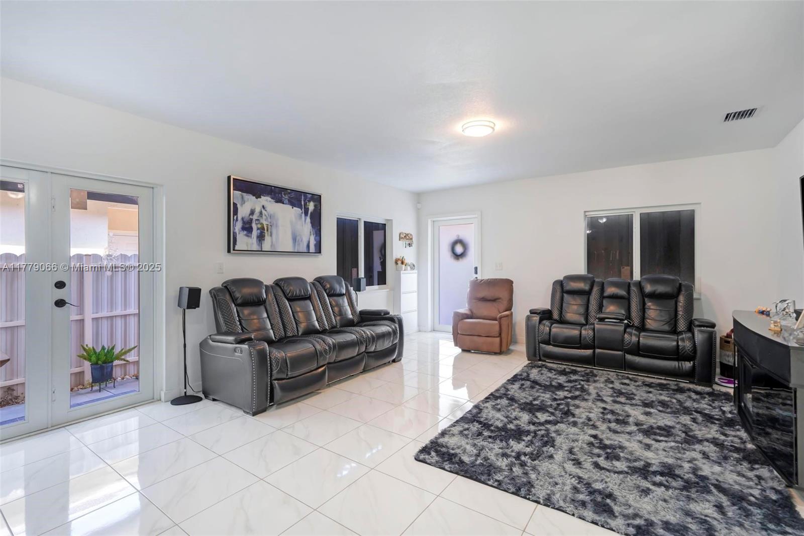 HIGH RIDGE PARK - Residential