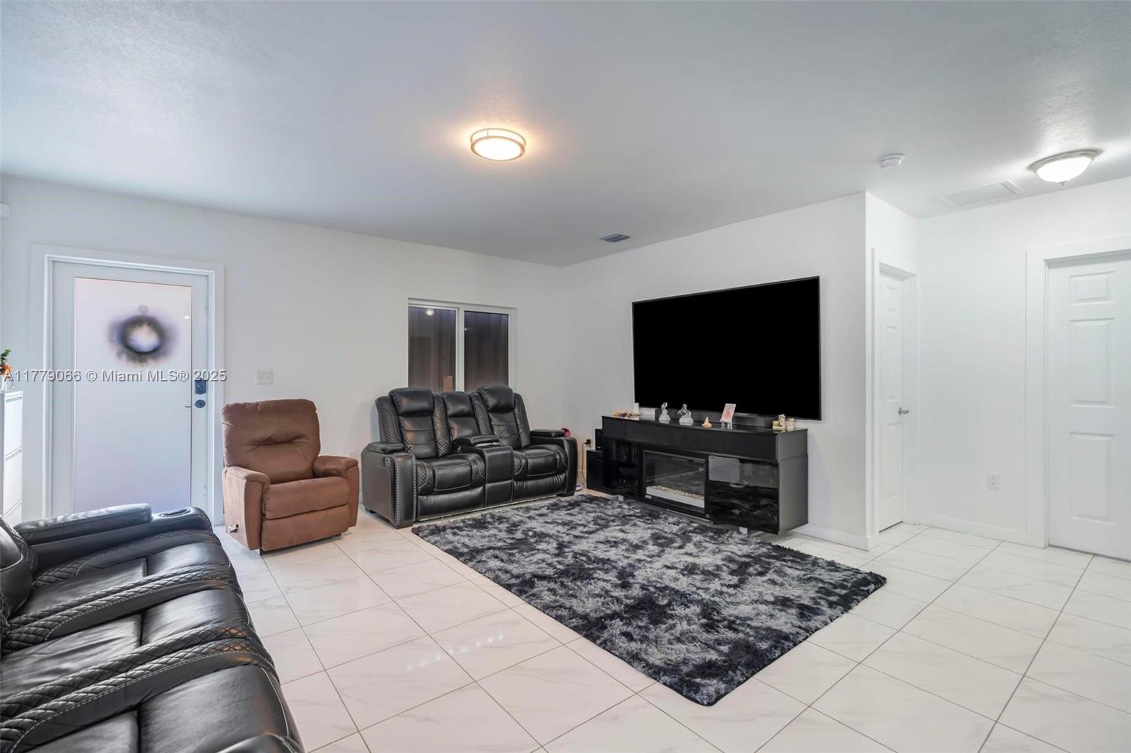 HIGH RIDGE PARK - Residential
