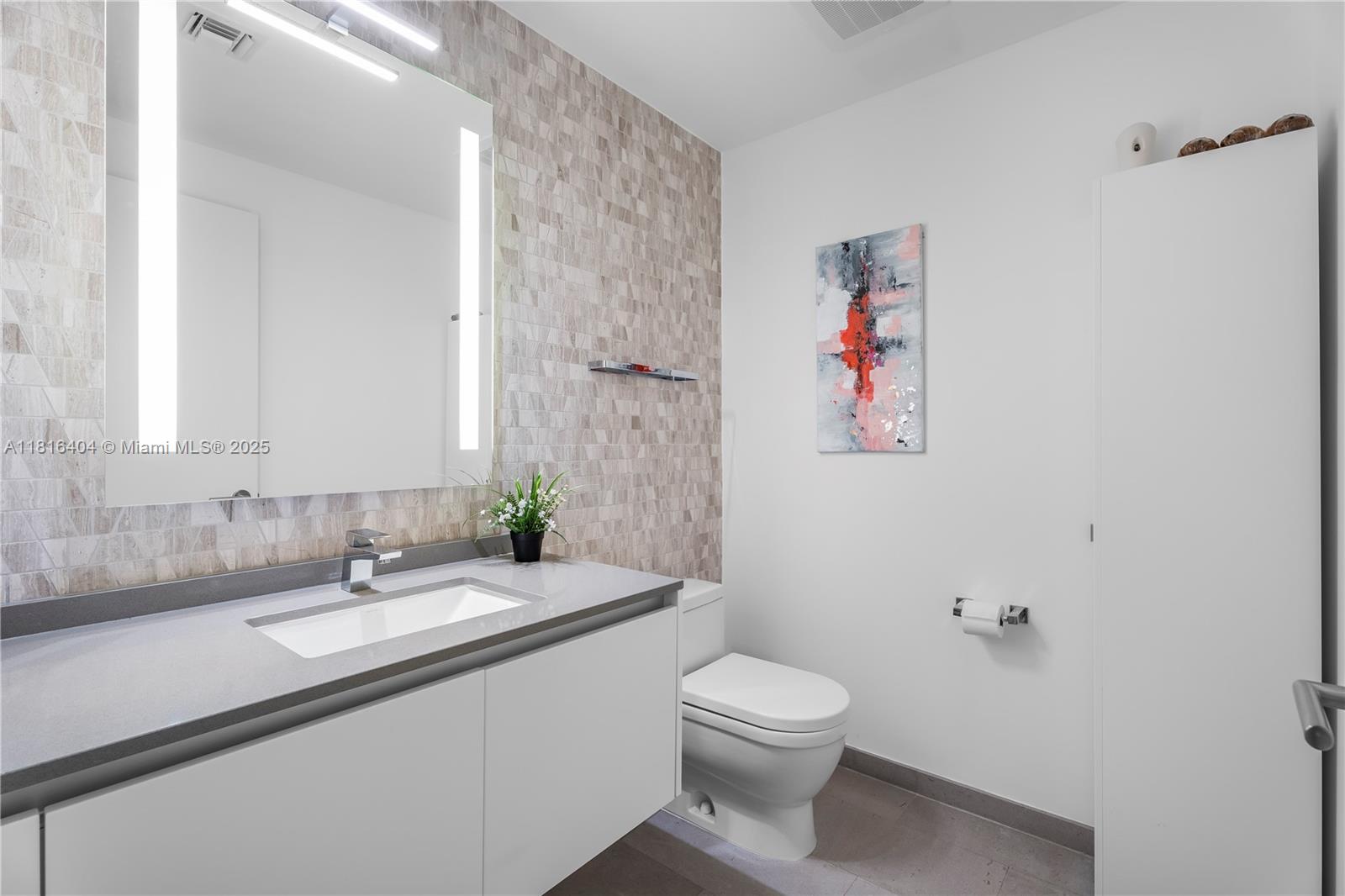 REACH CONDO - Residential