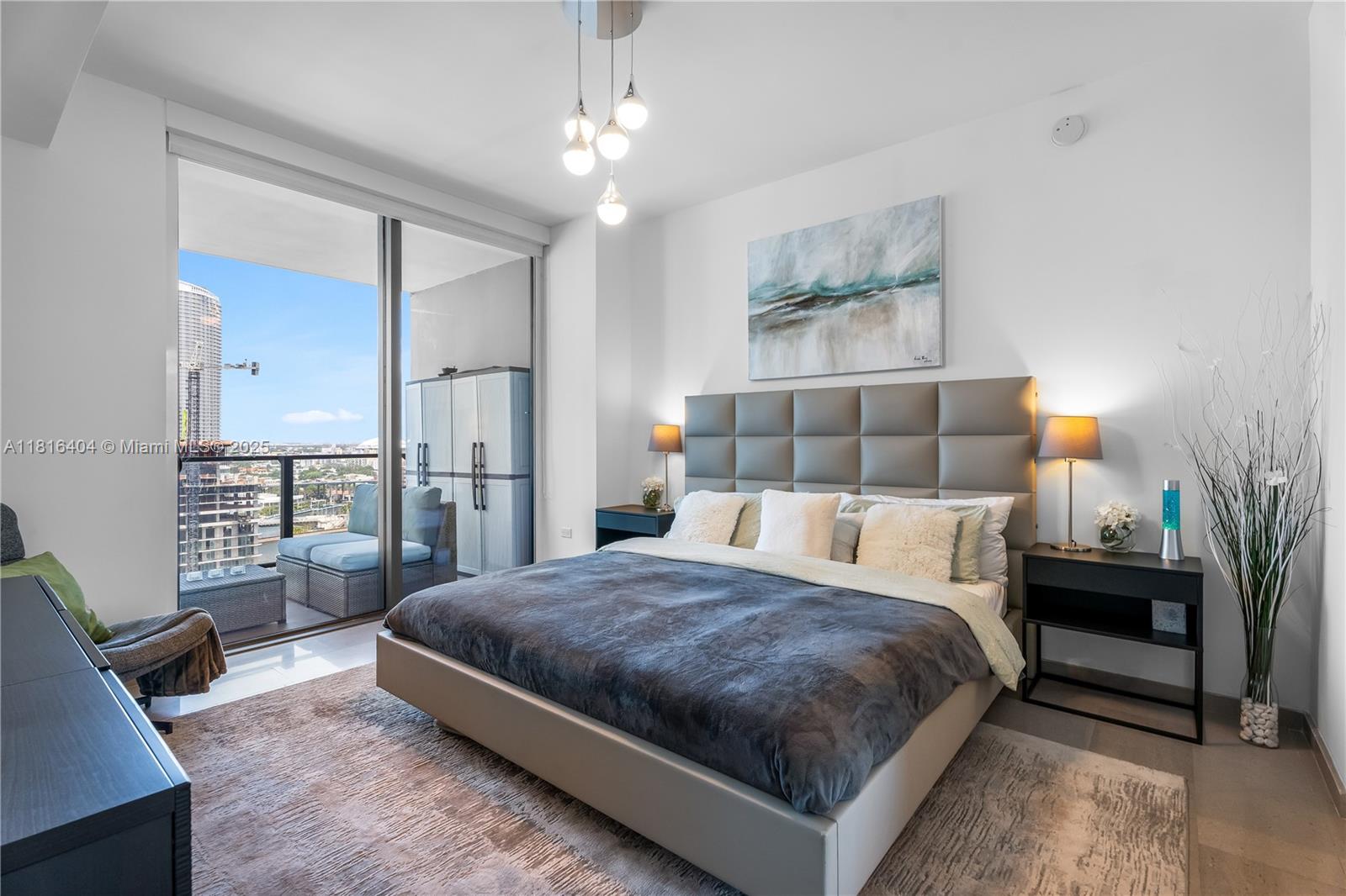 REACH CONDO - Residential
