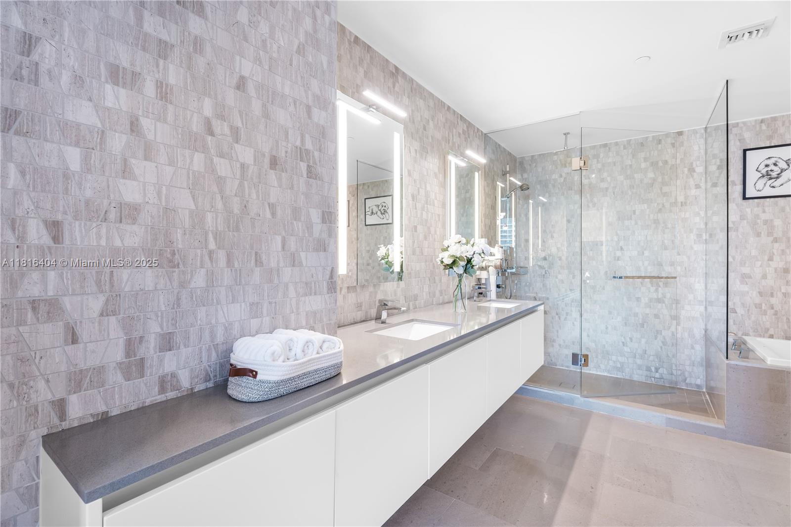 REACH CONDO - Residential