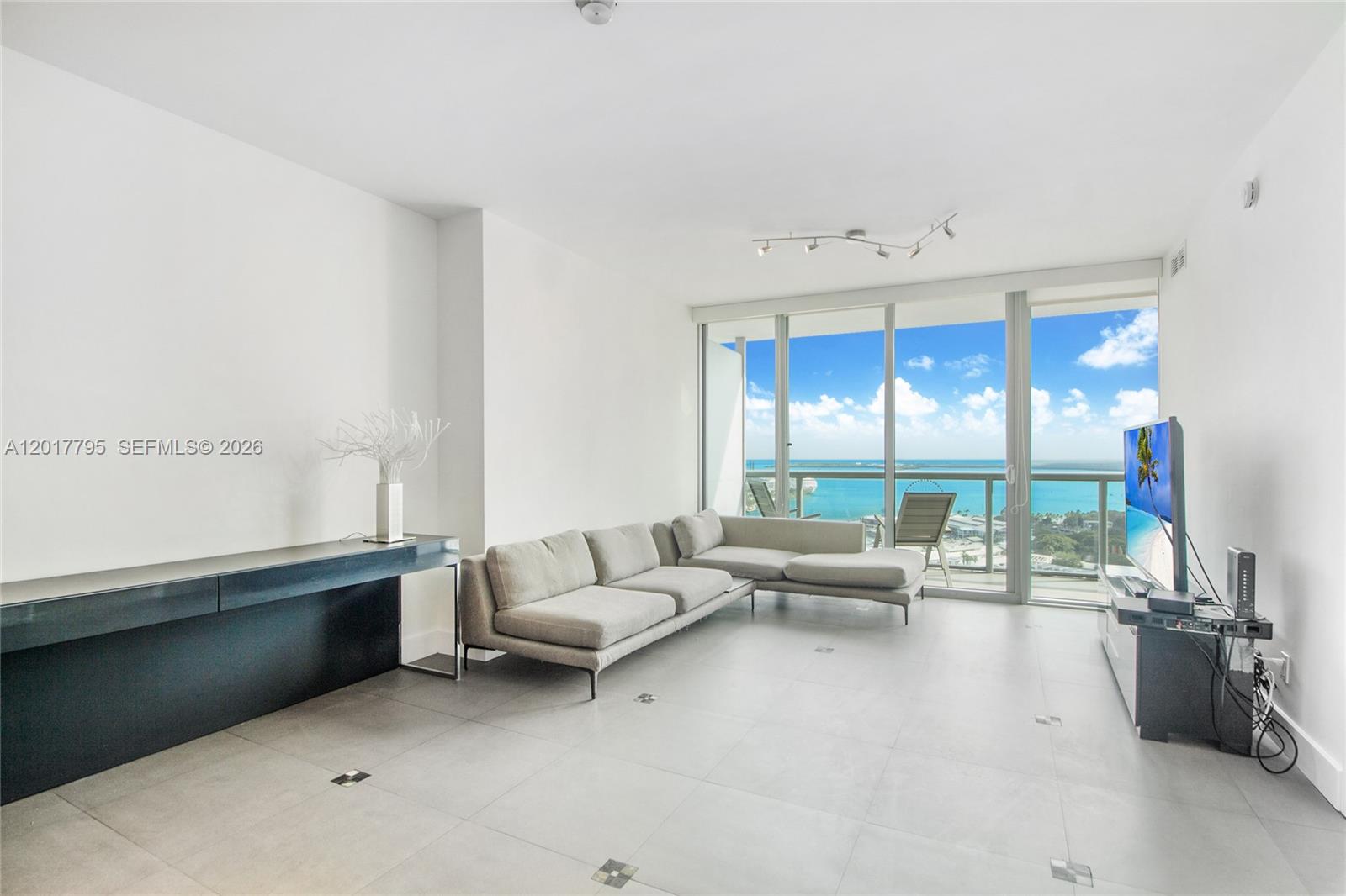 888 Biscayne Blvd 2705