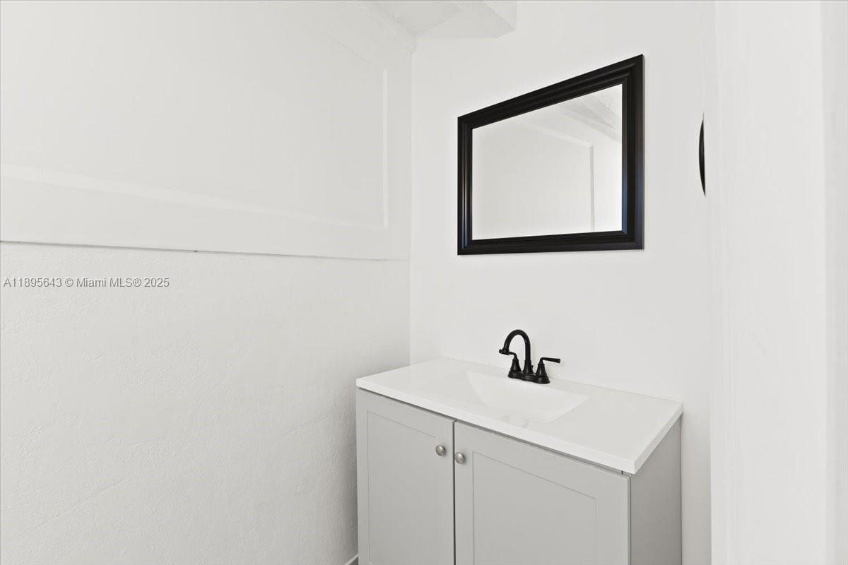 TWIN LAKES HOMES SEC 4 - Residential Lease