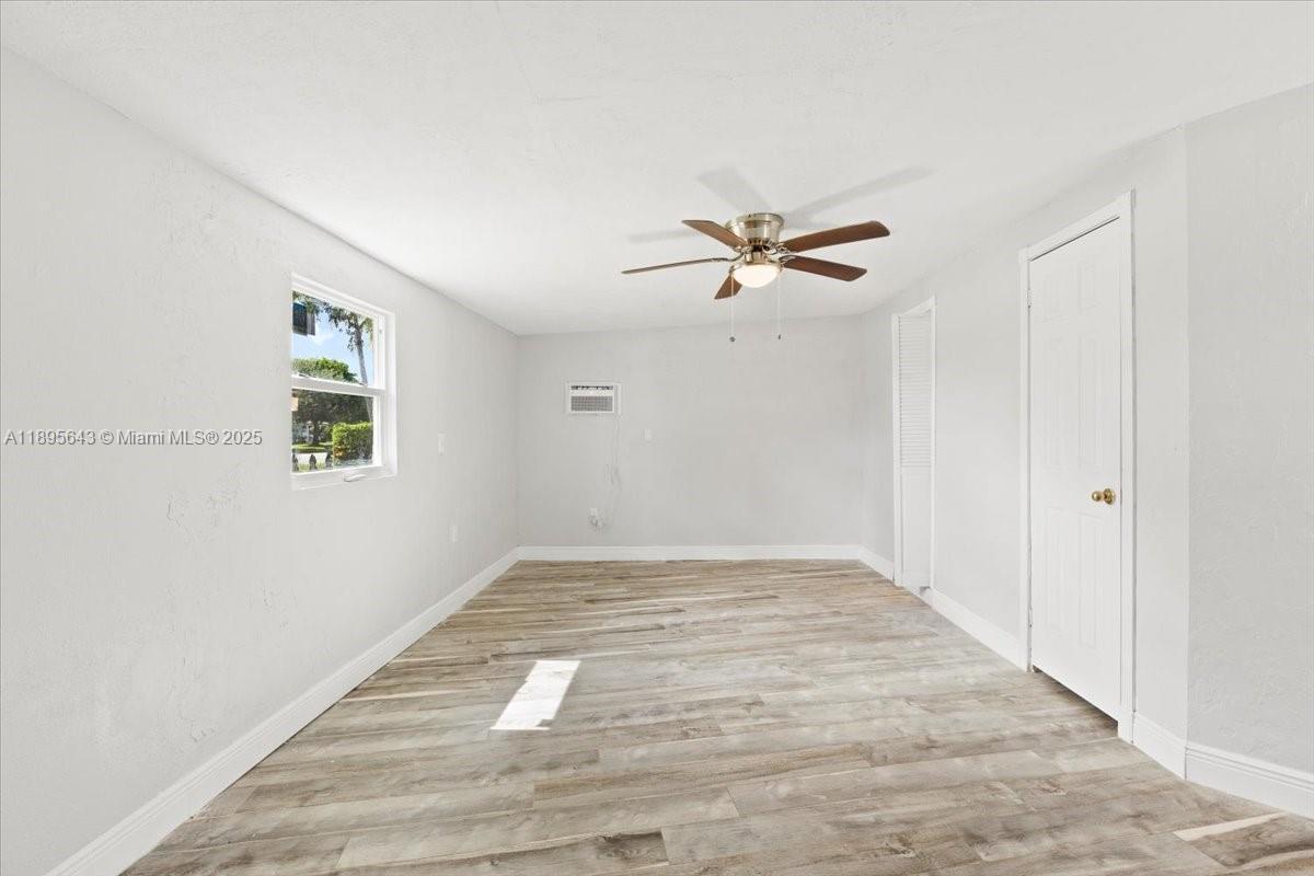 TWIN LAKES HOMES SEC 4 - Residential Lease