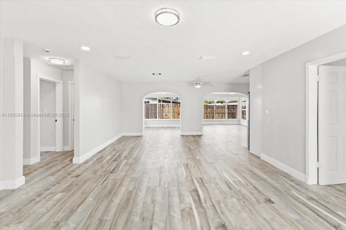 TWIN LAKES HOMES SEC 4 - Residential Lease