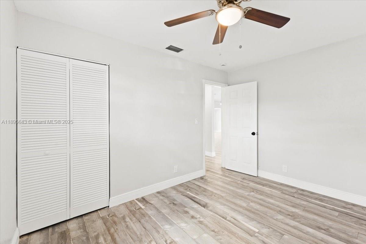 TWIN LAKES HOMES SEC 4 - Residential Lease