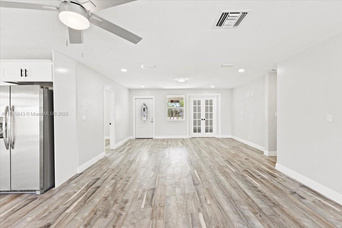 TWIN LAKES HOMES SEC 4 - Residential Lease