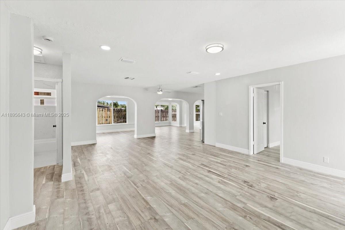 TWIN LAKES HOMES SEC 4 - Residential Lease