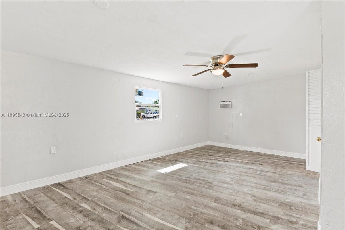 TWIN LAKES HOMES SEC 4 - Residential Lease