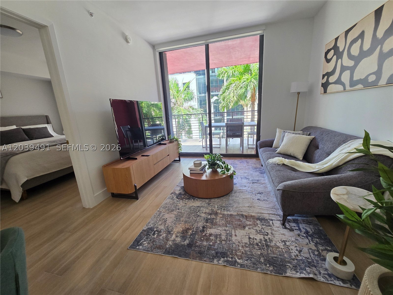 90 NE 32ND ST 305