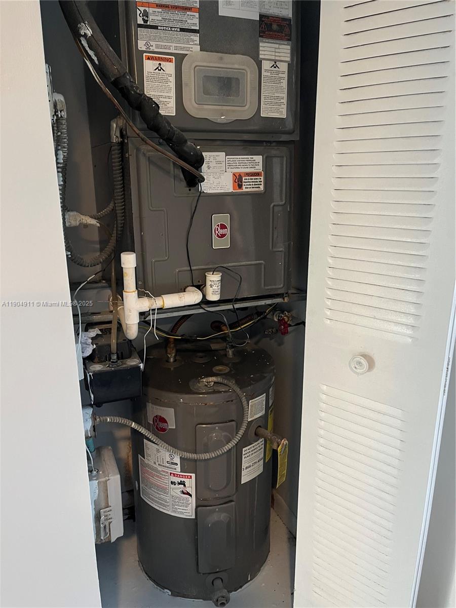 SUNRISE LAKES 220 CONDO - Residential