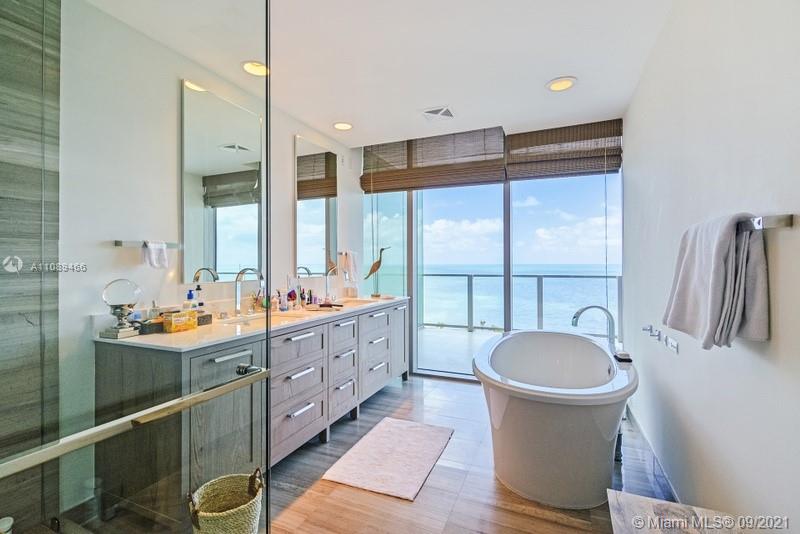 OCEANA KEY BISCAYNE - Residential