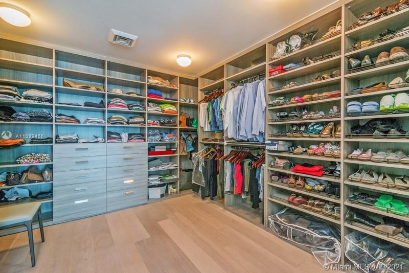 OCEANA KEY BISCAYNE - Residential