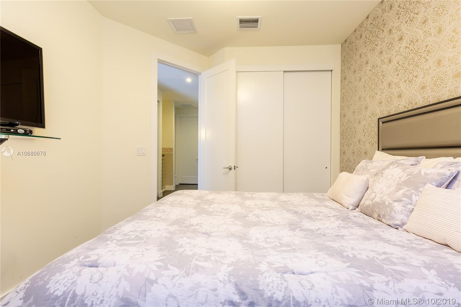 LANDMARK AT DORAL - Residential