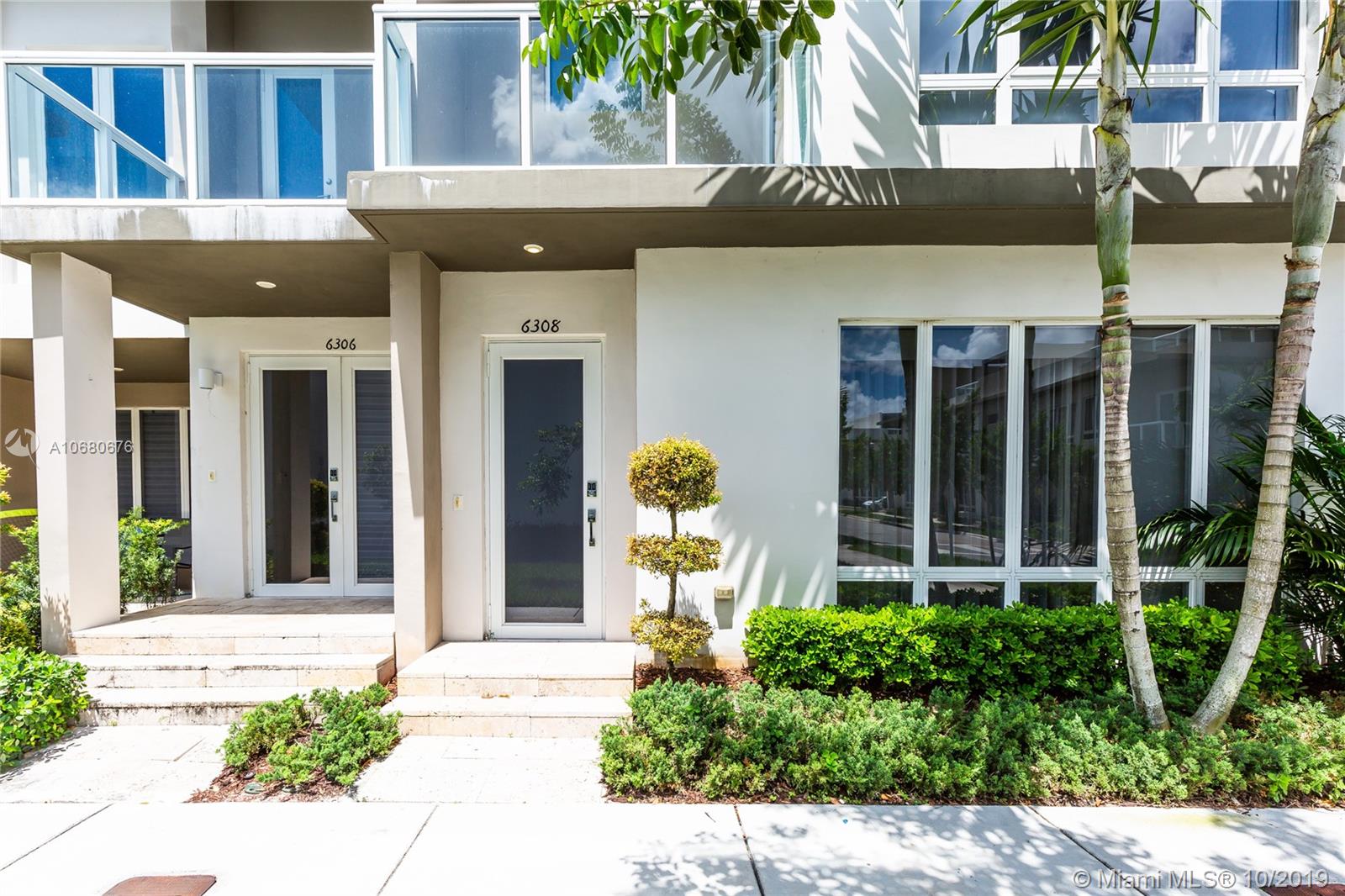 LANDMARK AT DORAL - Residential