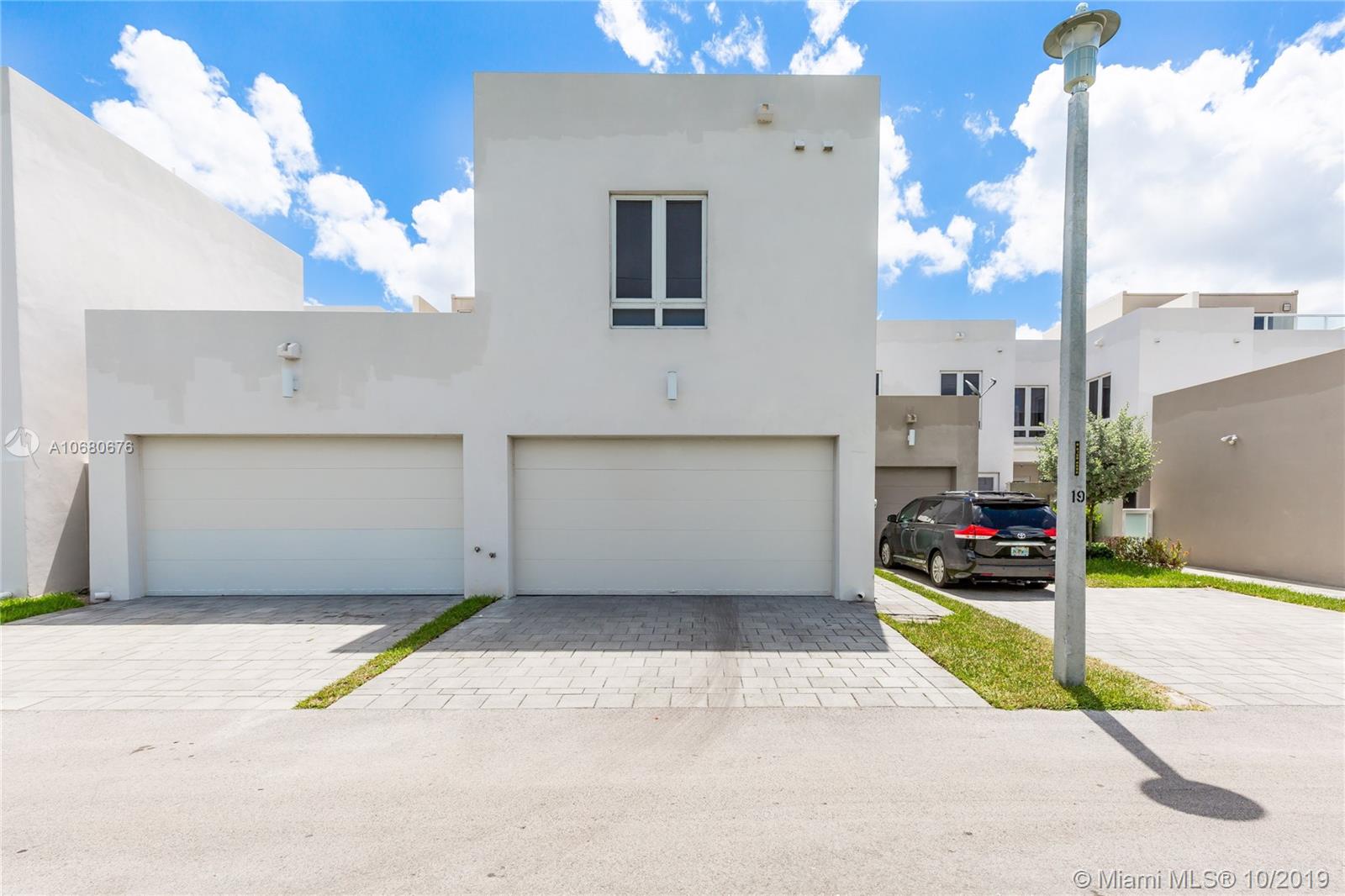 LANDMARK AT DORAL - Residential