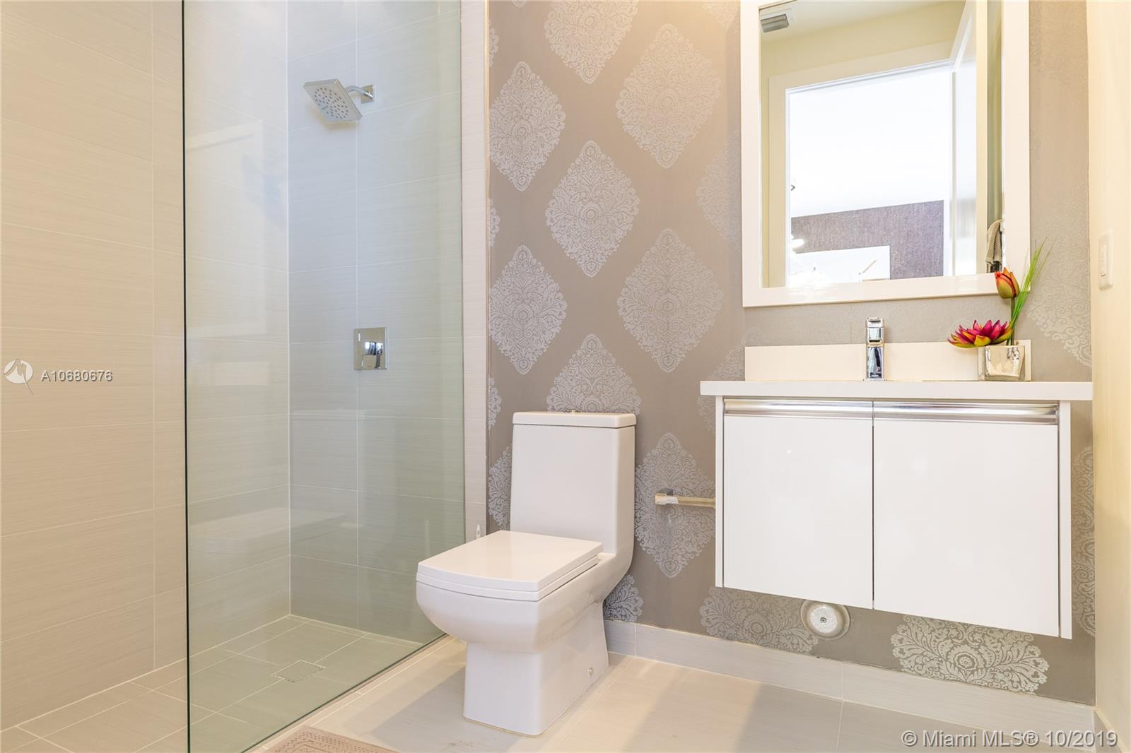 LANDMARK AT DORAL - Residential