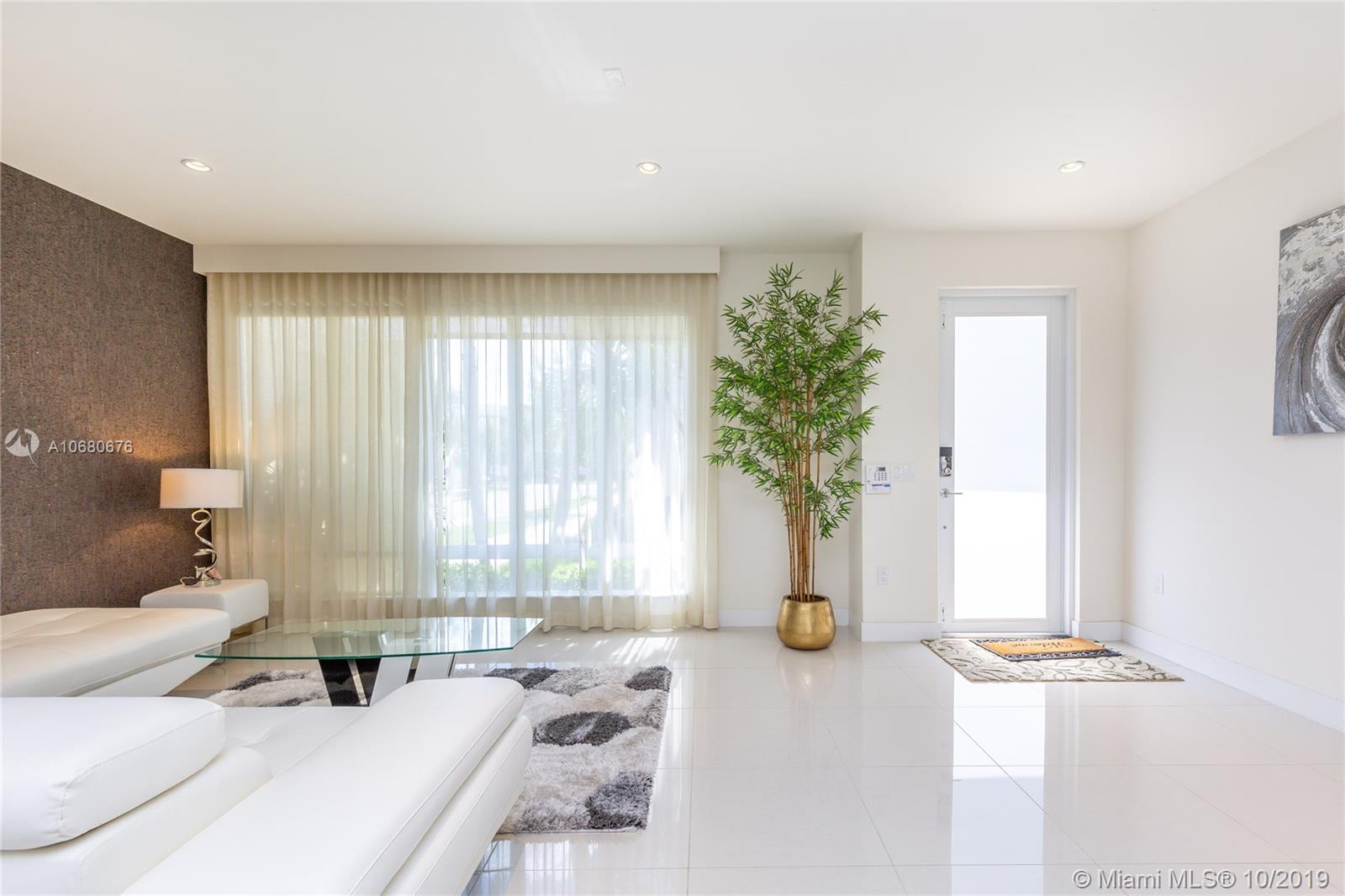 LANDMARK AT DORAL - Residential