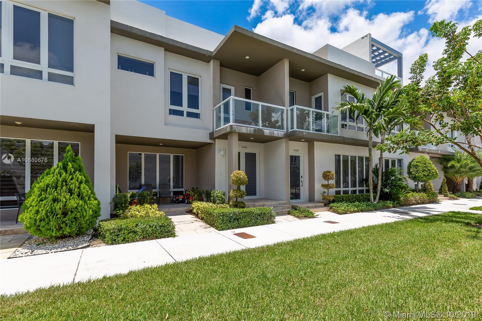 LANDMARK AT DORAL - Residential