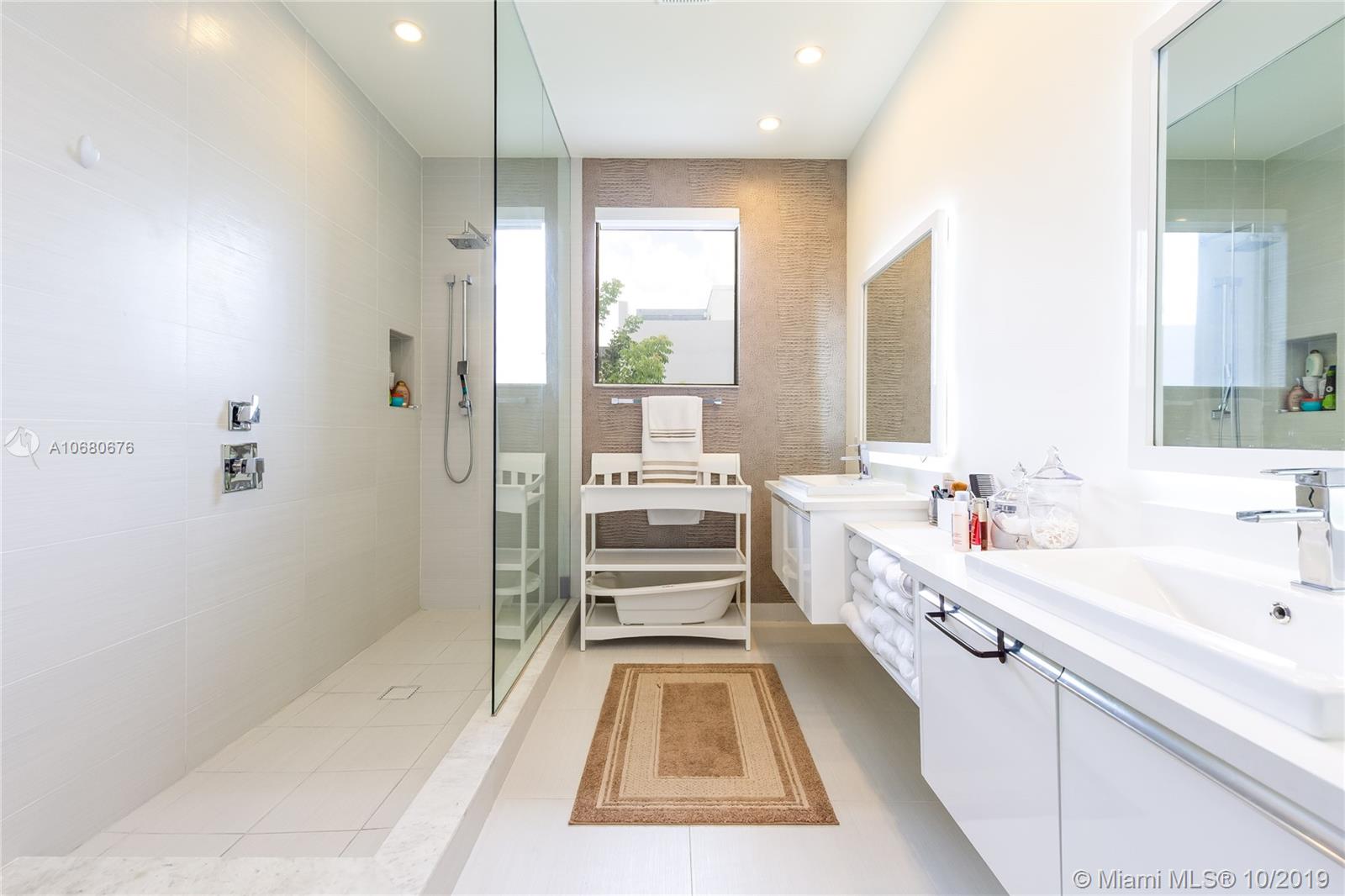 LANDMARK AT DORAL - Residential