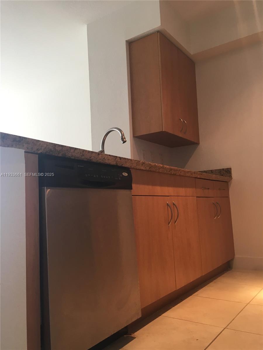 RADIUS CONDO - Residential Lease