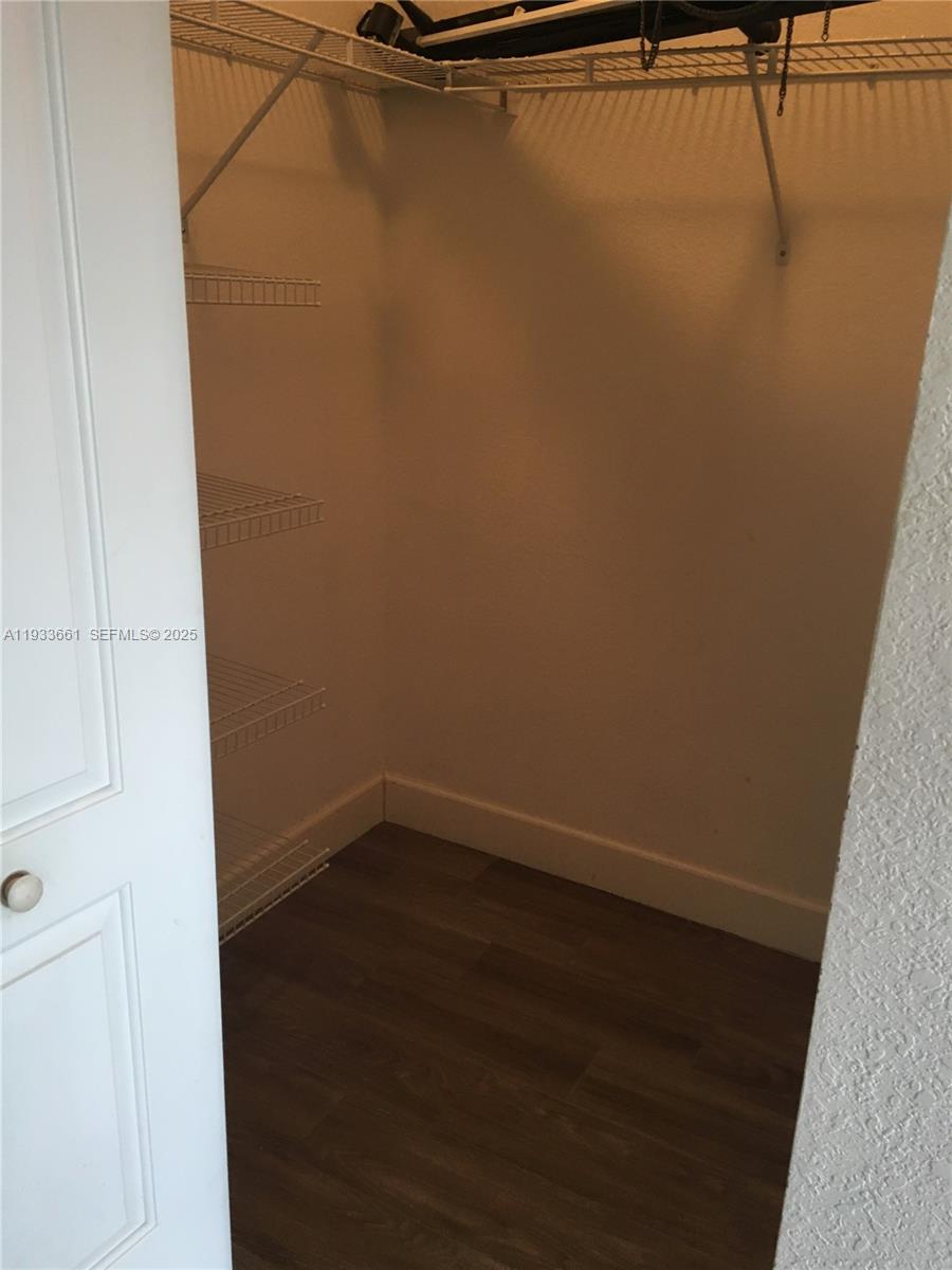 RADIUS CONDO - Residential Lease