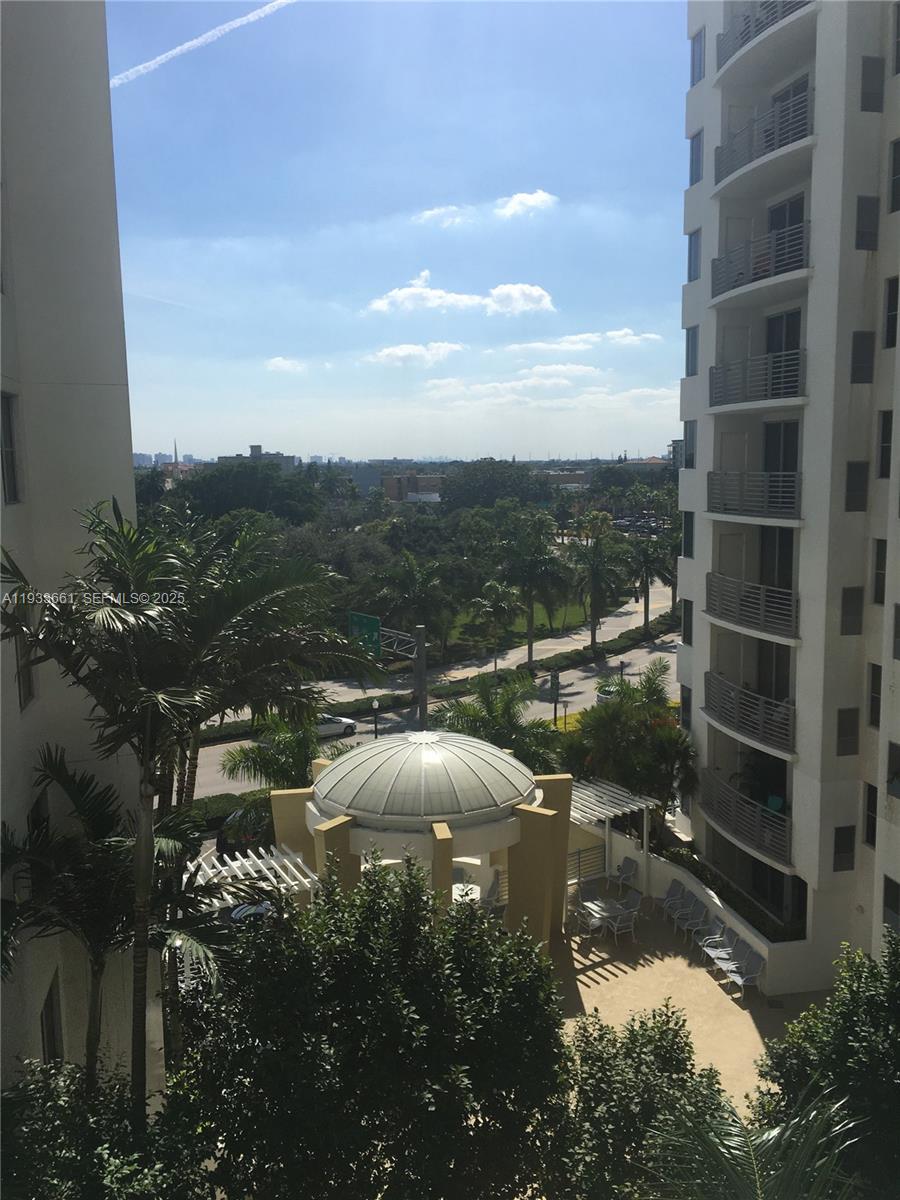 RADIUS CONDO - Residential Lease