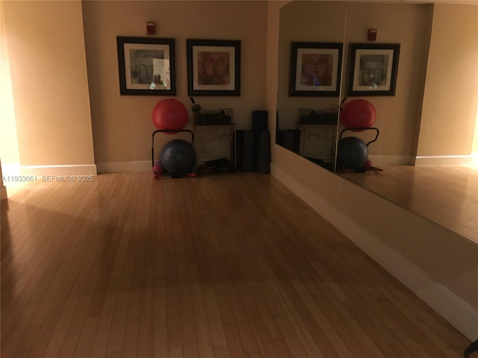 RADIUS CONDO - Residential Lease