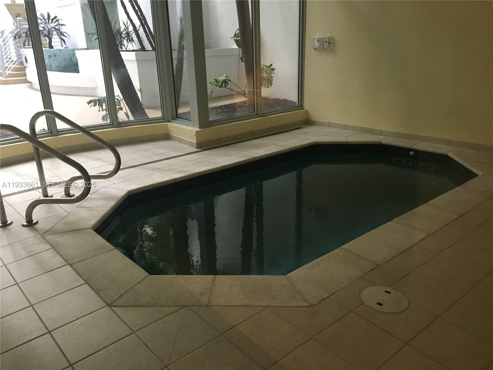 RADIUS CONDO - Residential Lease