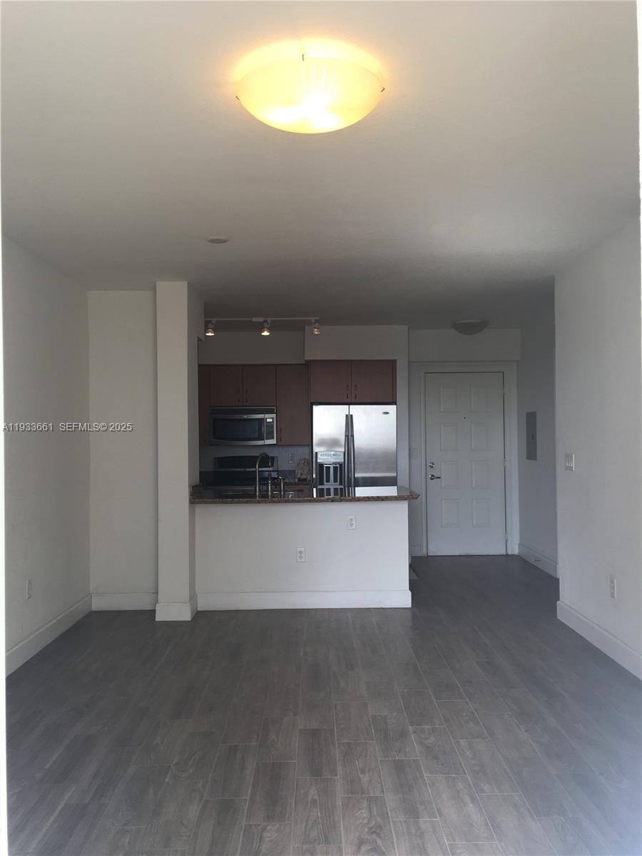 RADIUS CONDO - Residential Lease