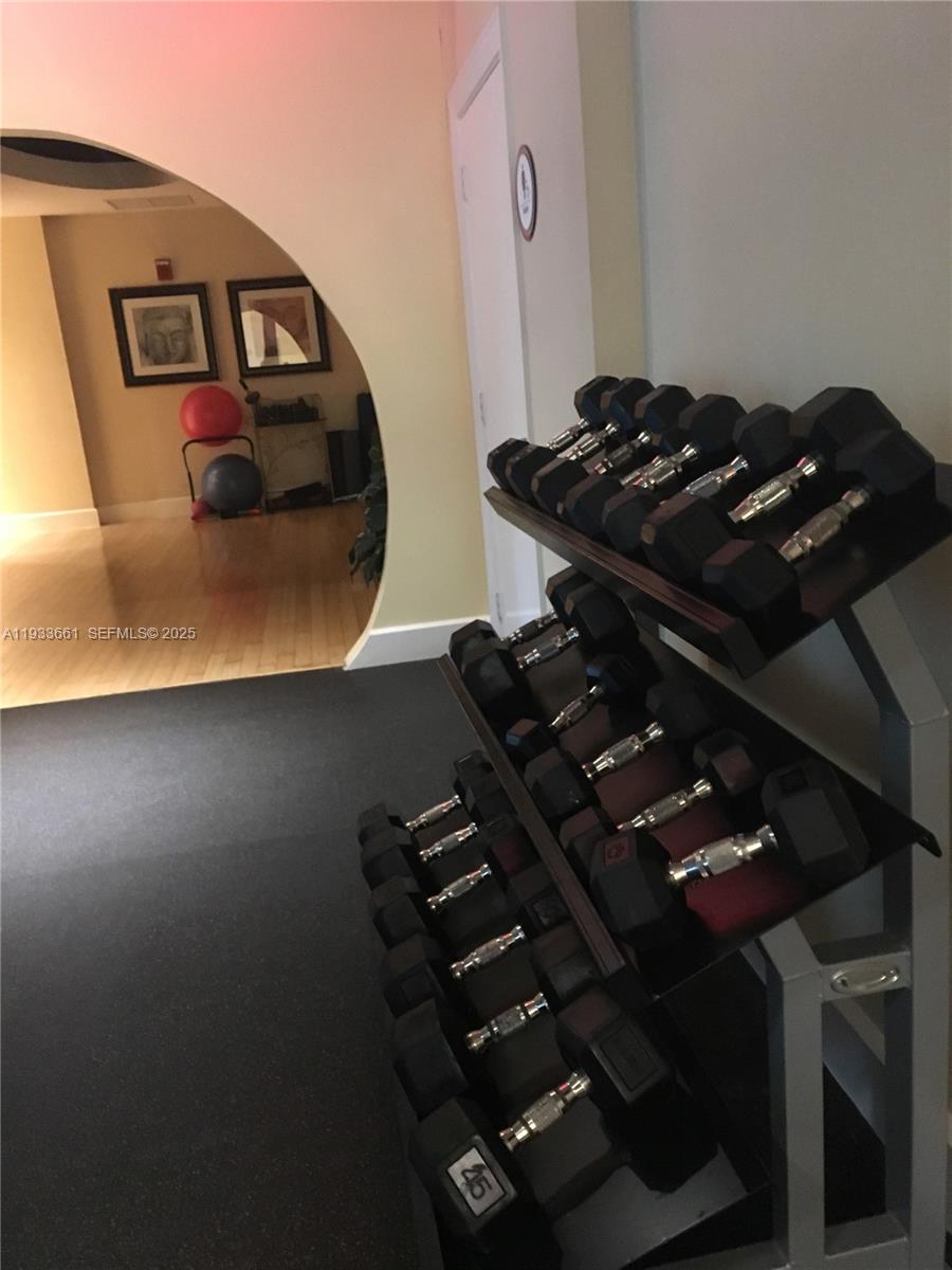 RADIUS CONDO - Residential Lease