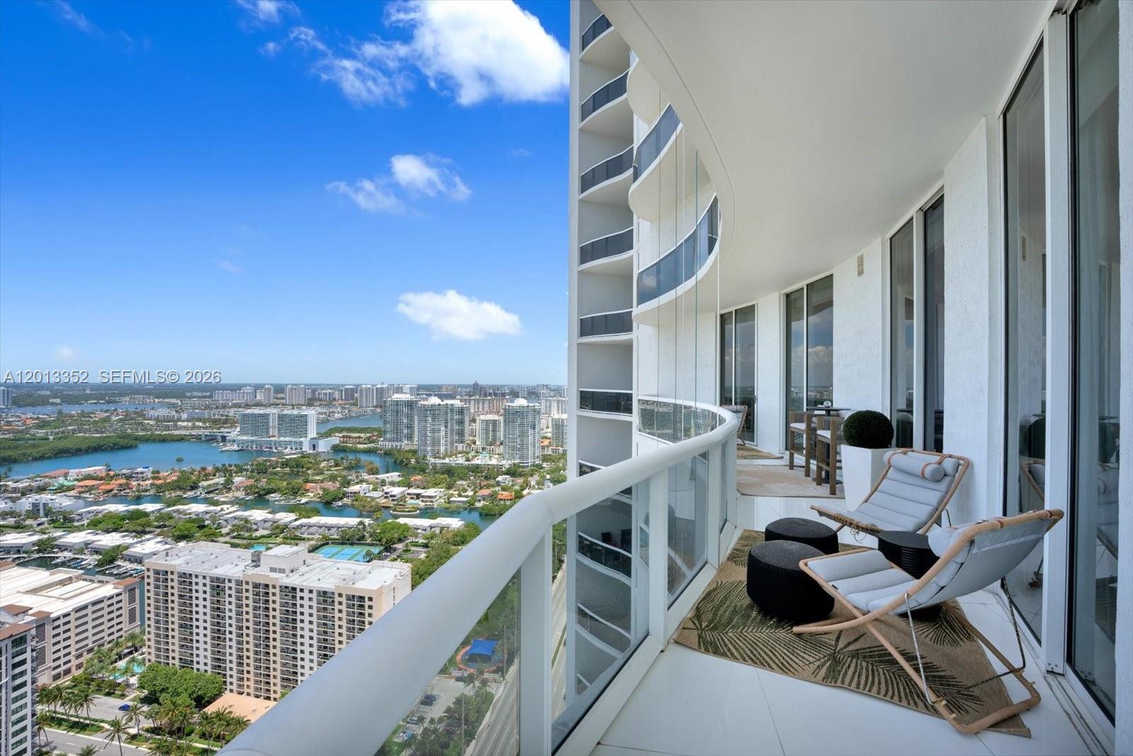 TDR TOWER III CONDO - Residential