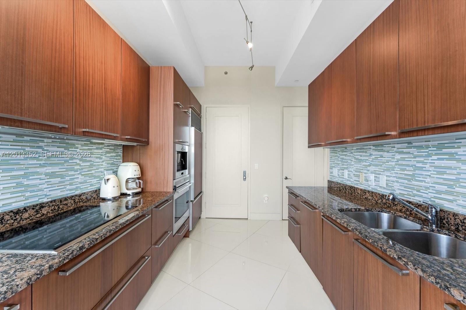 TDR TOWER III CONDO - Residential
