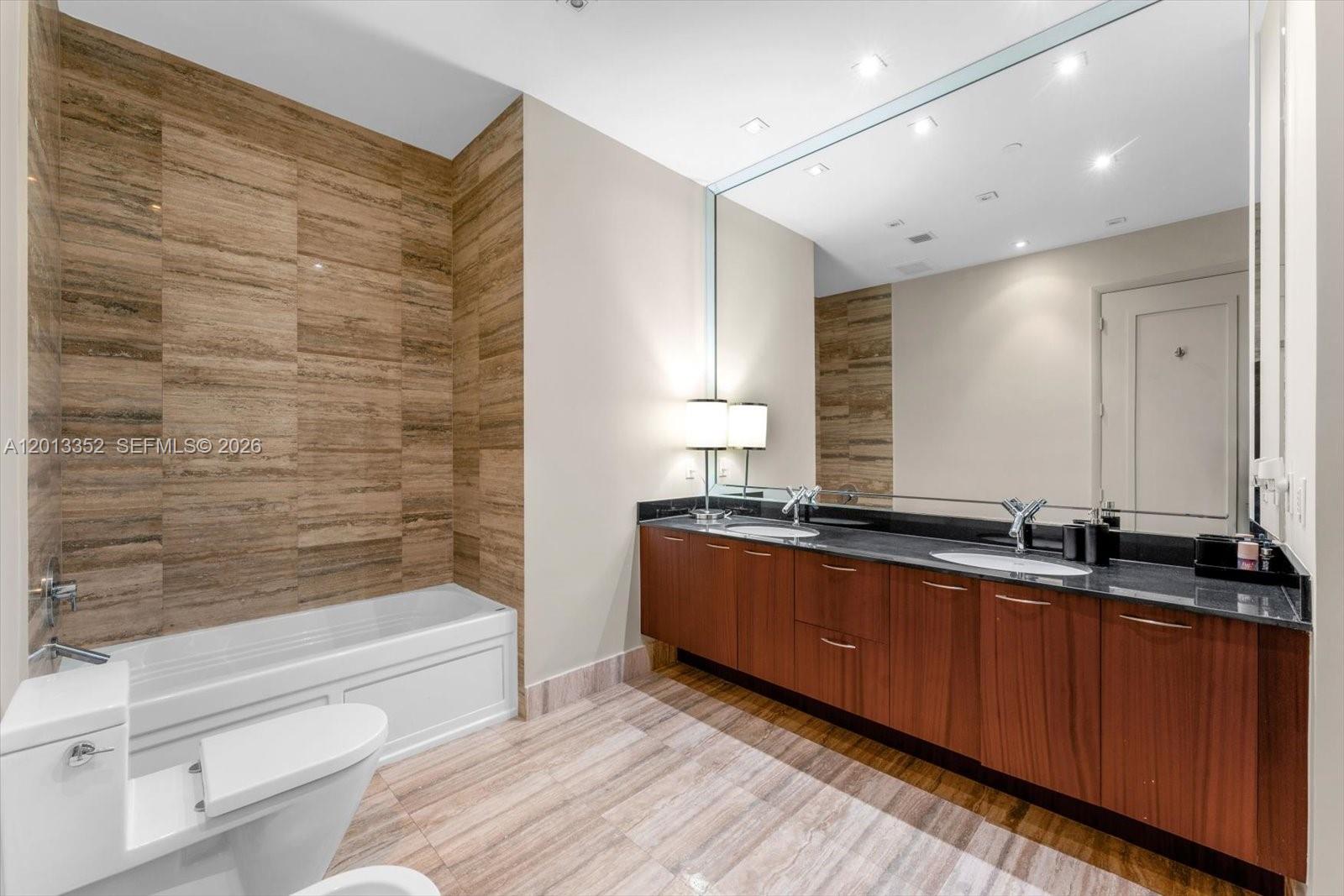 TDR TOWER III CONDO - Residential